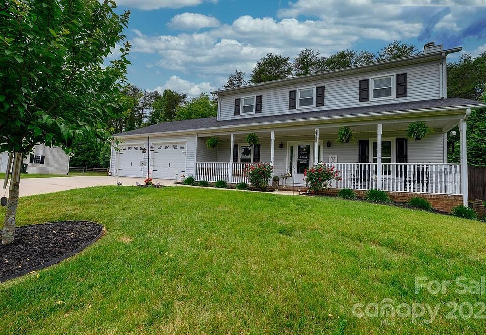 1st image of 100 Freshfield Dr