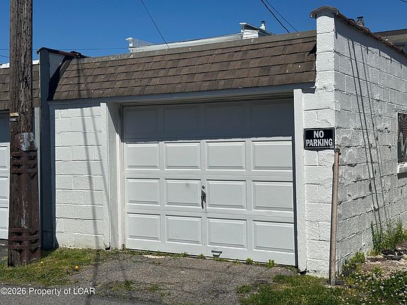 5th image of 400 S Poplar St