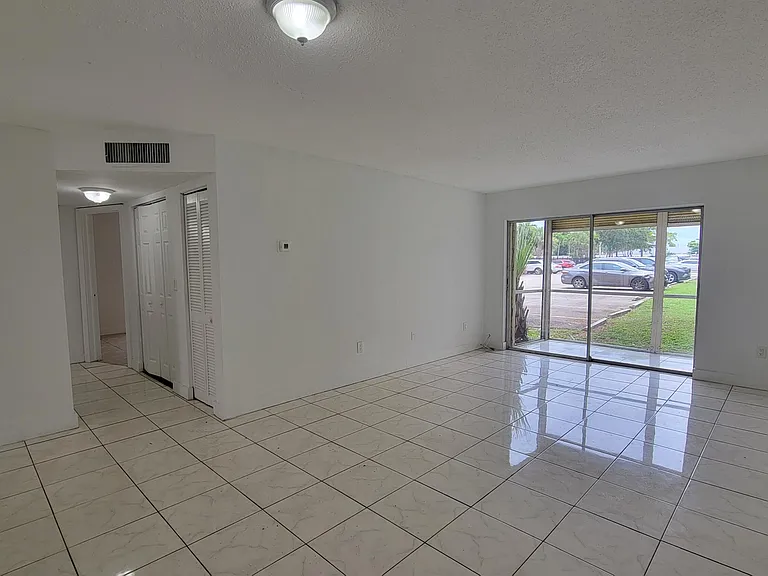 2800 NW 56th Ave #G107 — Photo 4