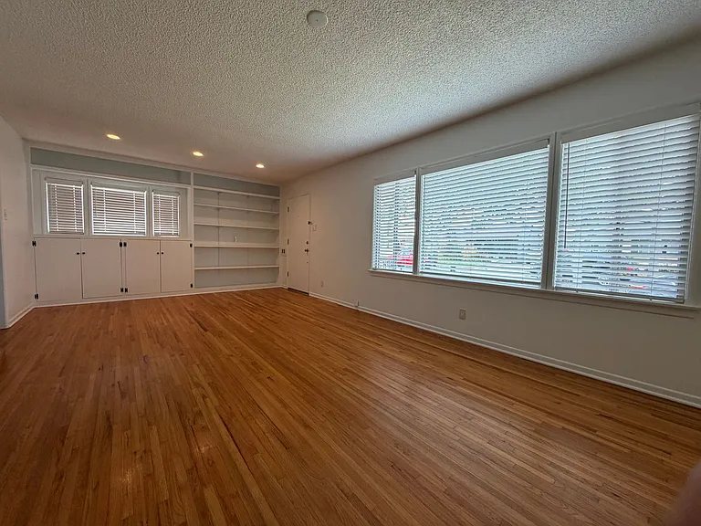 15123 Kornblum Ave — Photo 4