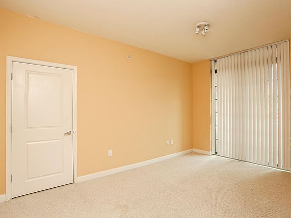 5th image of 1830 Fountain Dr Unit 204