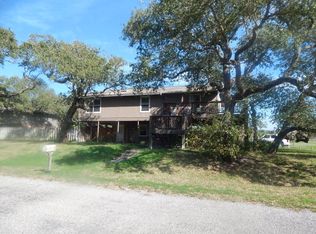 2006 Johnson Ave, Rockport, TX 78382