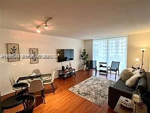 4th image of 2775 NE 187th St APT 319