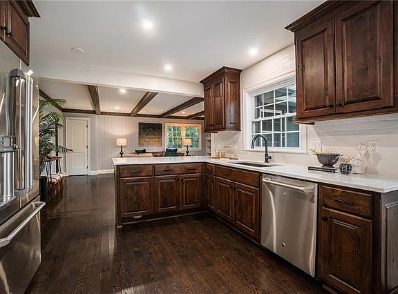 3rd image of 1910 W 63rd St