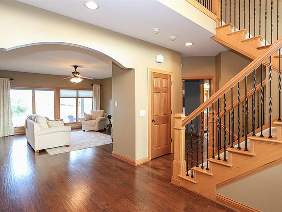 4th image of 1035 Rosewood Creek Dr