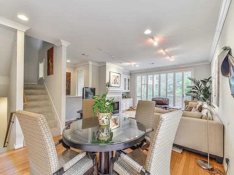 6409 Prague St — Photo 6