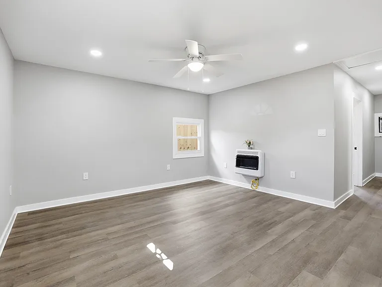 230 1/2 Morrison Ave — Photo 4
