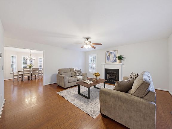 3rd image of 3819 Ridgewood Dr