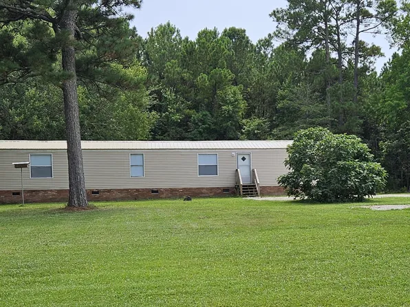 610 E Branch Dr, Newport, NC 28570