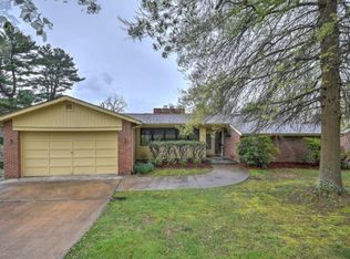 3951 Skyland Dr, Kingsport, TN 37664