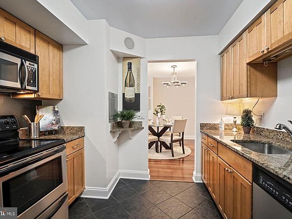 3rd image of 3800 Fairfax Dr APT 308