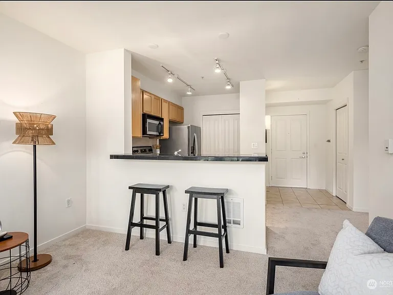 2901 NE Blakeley St #421 — Photo 7