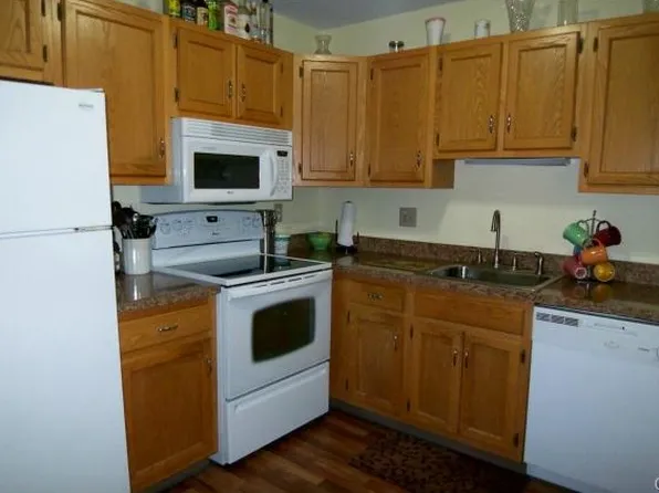 40 Glen Ridge Ct, New Milford, CT 06776