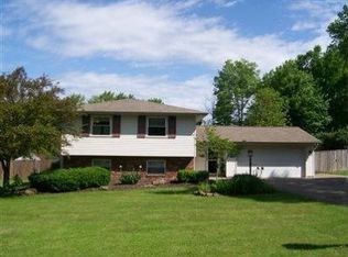 1623 Laura Ln, Mineral Ridge, OH 44440
