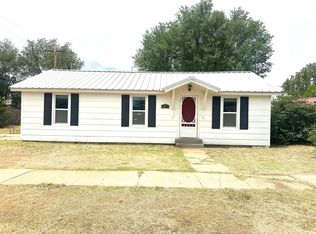 807 Avenue H, Hale Center, TX 79041