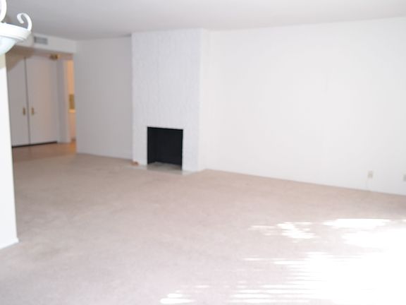 5th image of 4949 Genesta Ave Unit 106
