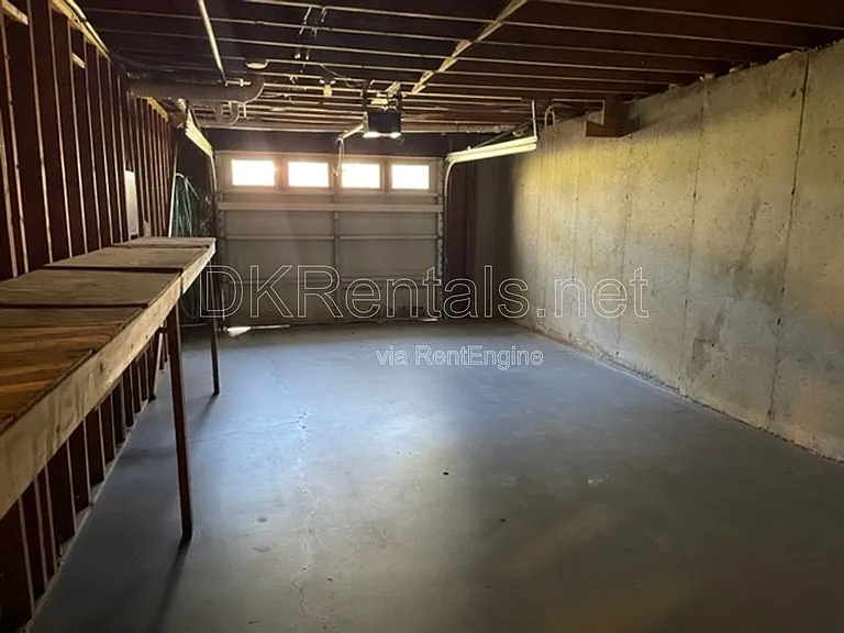 1092 Dassow Ct — Photo 20