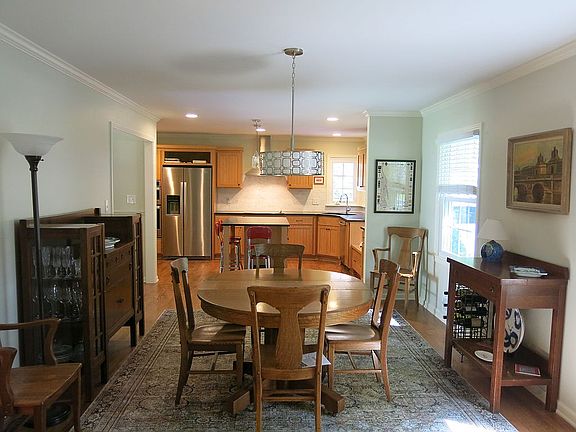 5th image of 9624 Catalina St