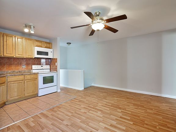 3rd image of 1440 W Grange Ave #2F