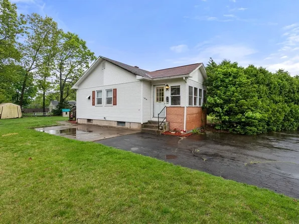 46 Pineywood Rd, Southwick, MA 01077
