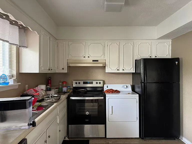 2309 Champion Ct — Photo 10