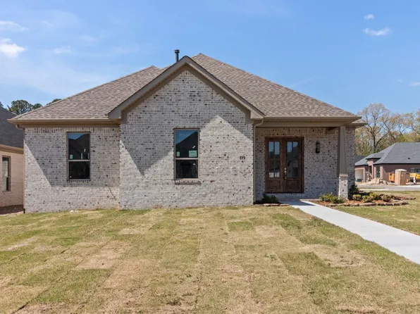 119 Woodlands Park Dr, Little Rock, AR 72211