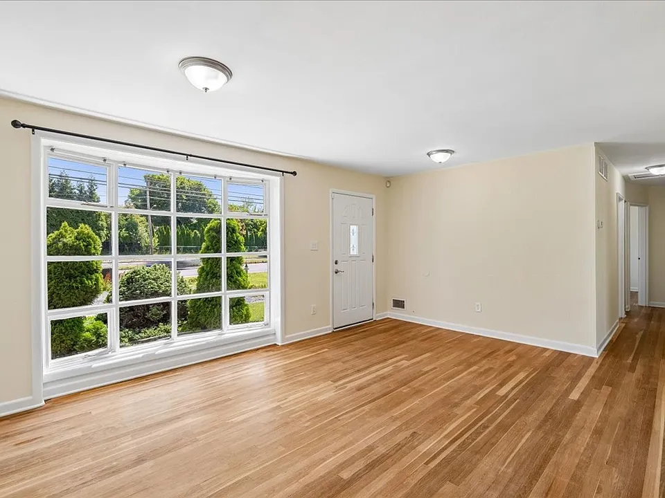 13012 Georgia Ave