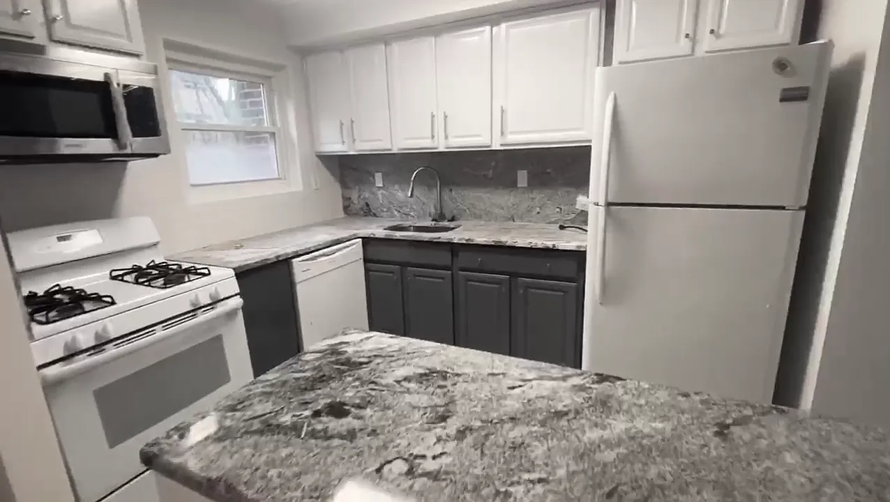 3 bed, 1.5 bath, 1500 sqft, $2,850 — Photo 3
