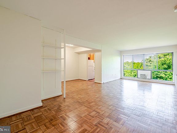 2nd image of 3901 Tunlaw Rd NW APT 705