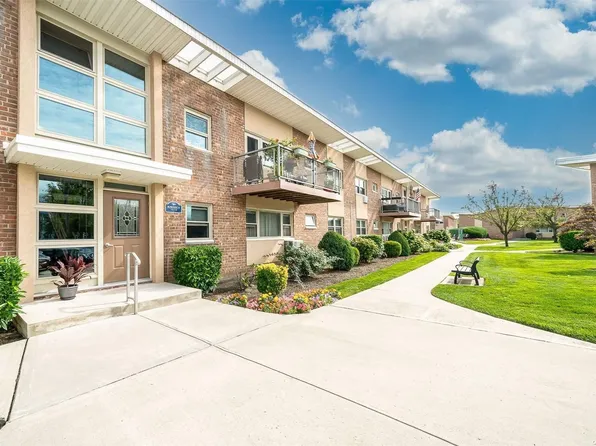 4 Rose Street #6, C1, Oceanside, NY 11572