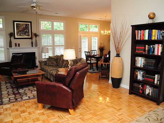5th image of 2315 Meadow Gate Dr