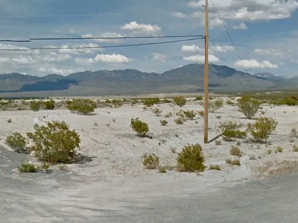 1240 N Kittyhawk Dr, Pahrump, NV 89060