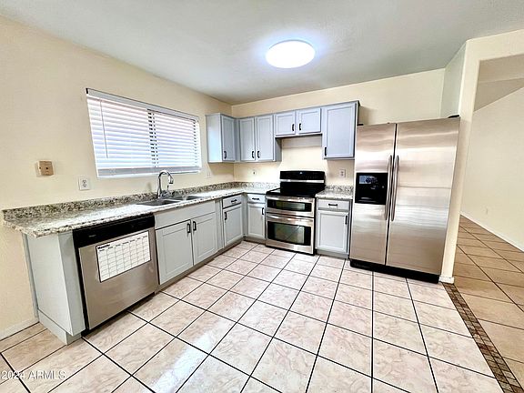 3rd image of 11549 W COLUMBINE Drive