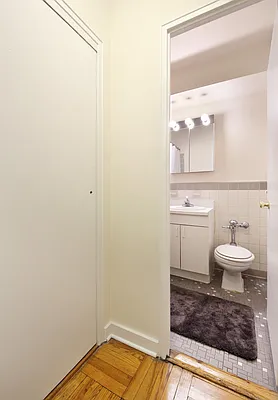 Sold by Triplemint | media 10