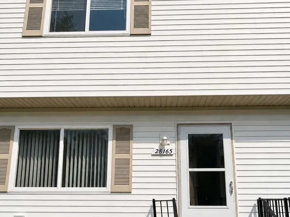 28165 Raleigh Crescent Dr, Chesterfield, MI 48051