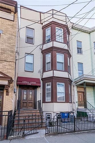 2nd image of 245 Griffith St #1