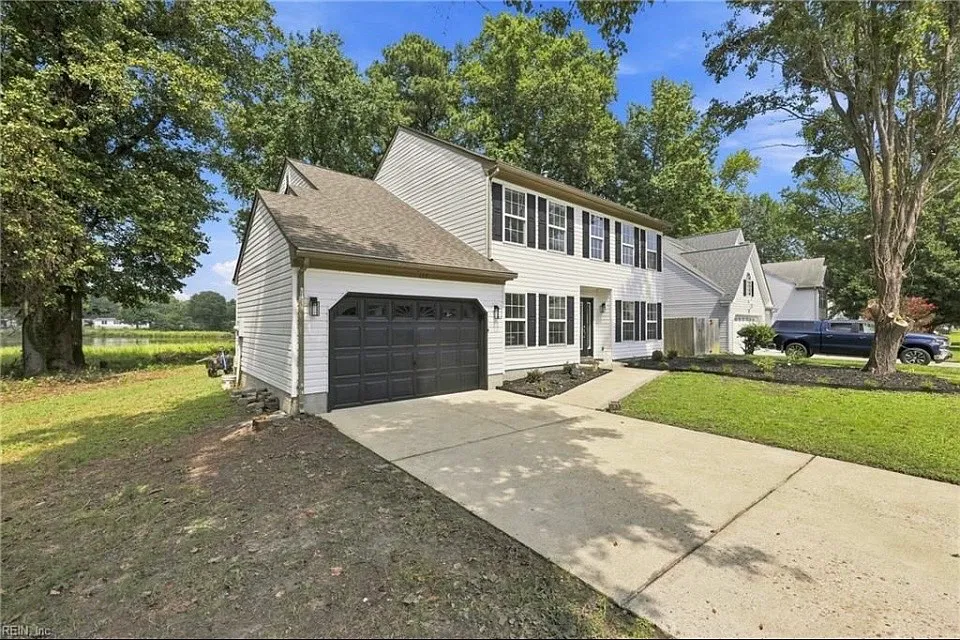 3 bed, 2300 sqft, $3,000 — Photo 1