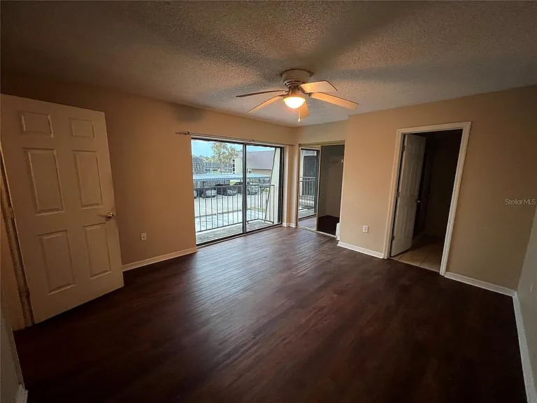 2949 Poplar Ave — Photo 9