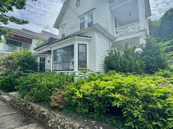 14 Wyoming St, Carbondale, PA 18407