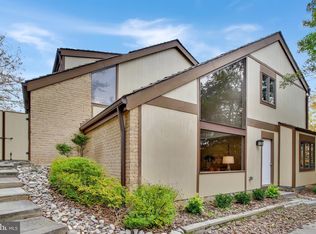 6214 Leeke Forest Ct, Bethesda, MD 20817