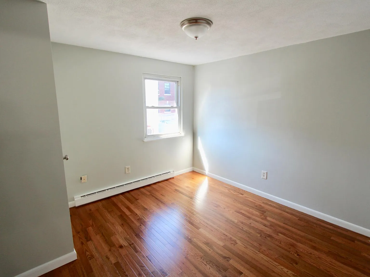 2 bed, 800 sqft, $2,650 — Photo 2