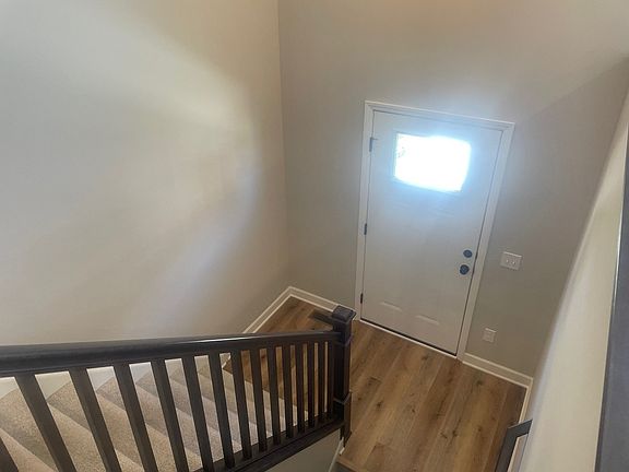 2nd image of 873 Roselyn Dr