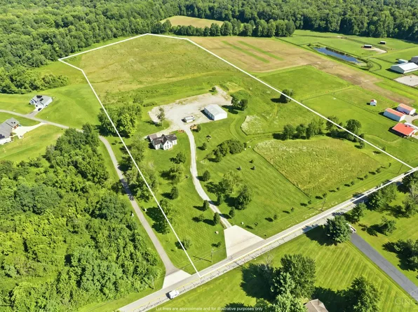2432 Bauer Rd, Batavia, OH 45103
