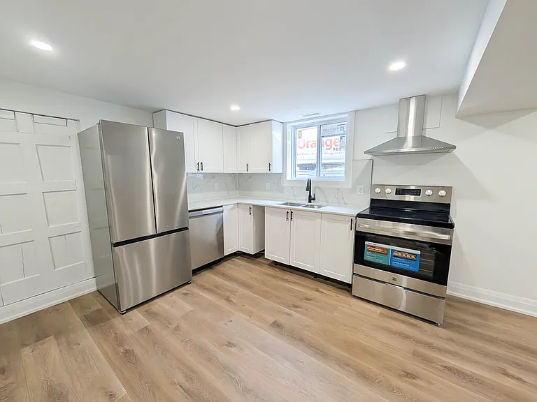 401 Navy St #2 — Photo 7