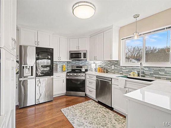 4th image of 3037 Southoaks Pl