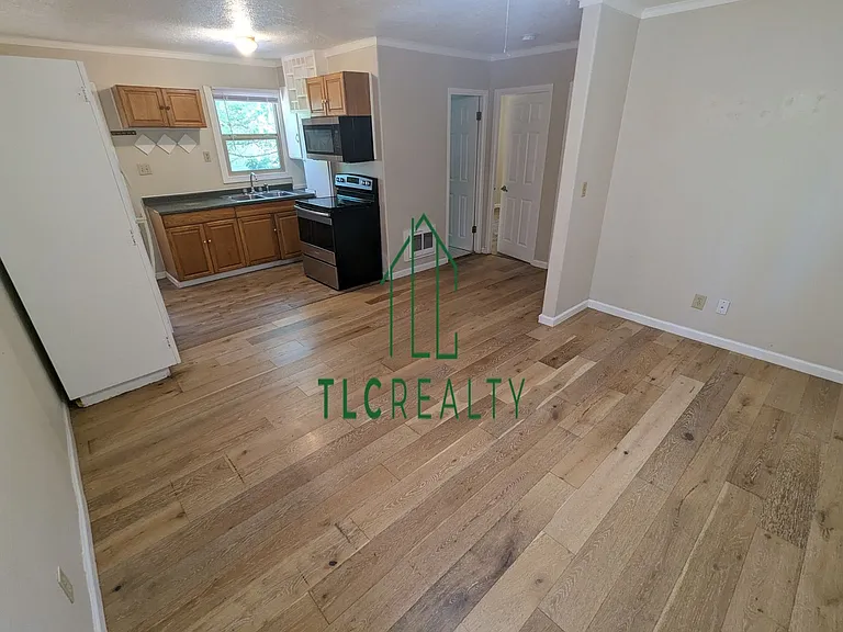 1340 Birch Ave — Photo 3