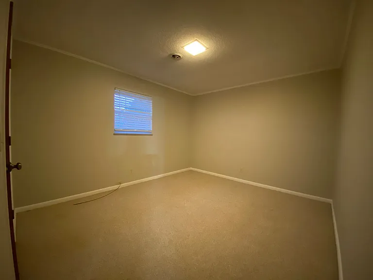 104 Skyview Dr — Photo 8