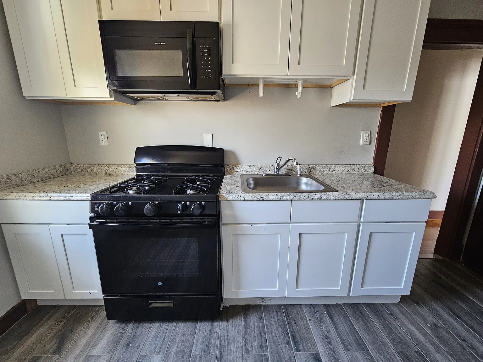 2 bed, $1,650 — Photo 4