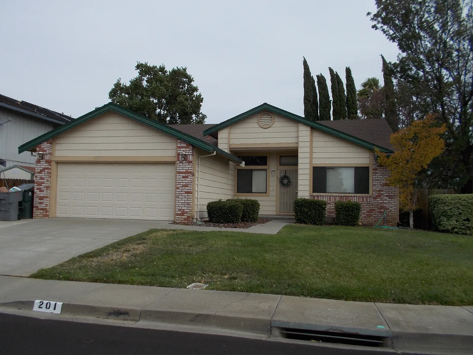 201 Loch Lomond Dr photo 1