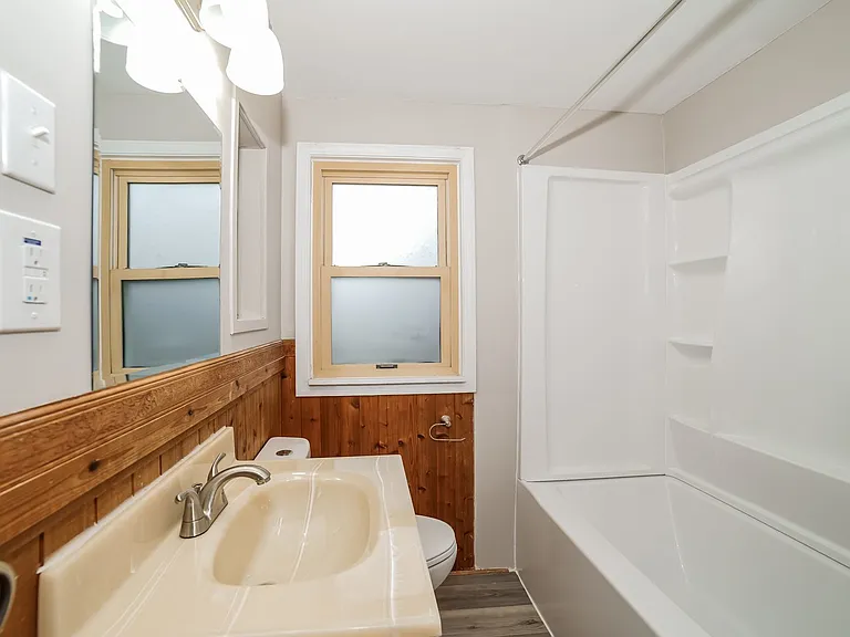 1162681_023_main_bathroom_13401198.jpg